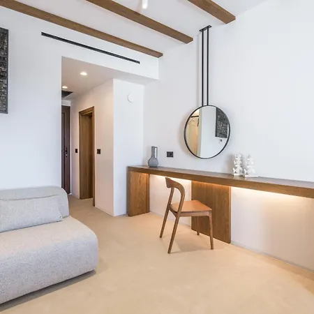 Geomilos Private Milos Hotel *